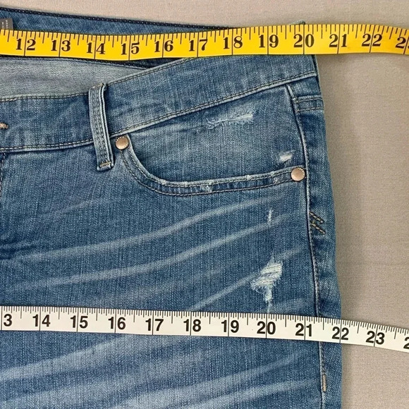 Torrid Denim Boyfriend Straight Vintage Stretch Distressed Jeans Size 16R Blue - Picture 11 of 16